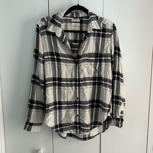 American Eagle Outfitters Black and White Plaid Button Down Shirt